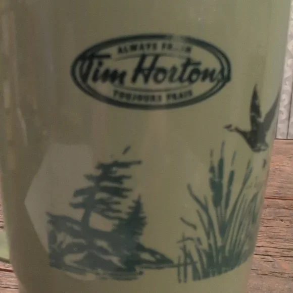 Tim Hortons Geese Green Plastic Travel Mug - Picture 4 of 10